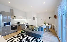 Le Sacré - Appartement rare - Cour privée - Parking - Reims